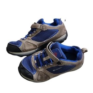 Boys Columbia Waterproof Shoes size 4